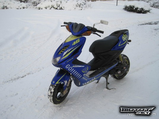 yamaha-aerox-1438343_b_9dbc1.jpg