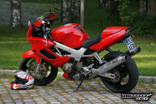 honda-vtr-sivustatakaa.jpg