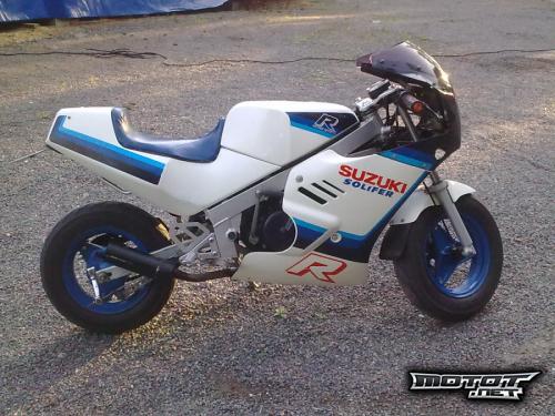 Suzuki R 50